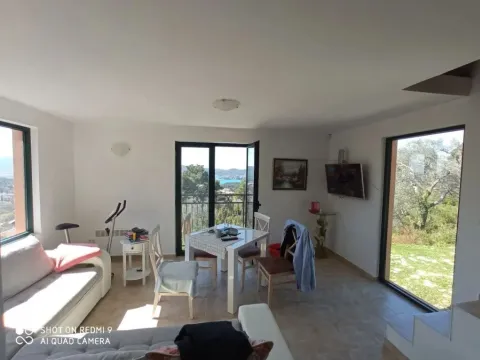 Izdavanje, kuća, 80m², Tivat, Crna Gora - image 11