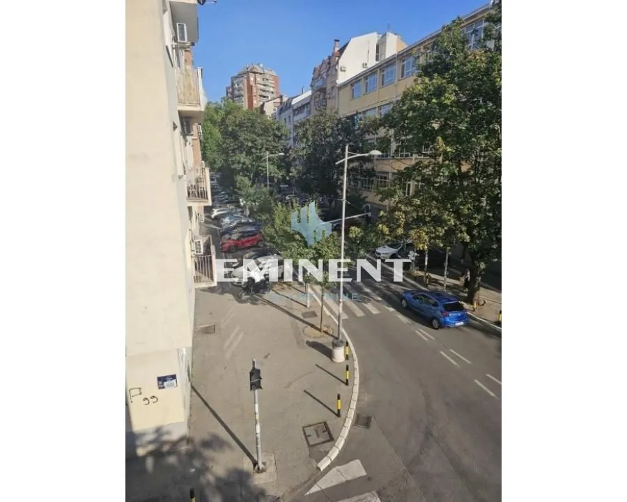 Izdavanje, dvosoban stan, 60m², Kalenić Pijaca, Vračar Sve Podlokacije