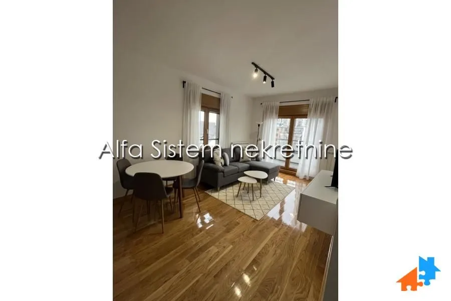 Izdavanje, dvosoban stan, 43m², Vračar Sve Podlokacije, Beograd