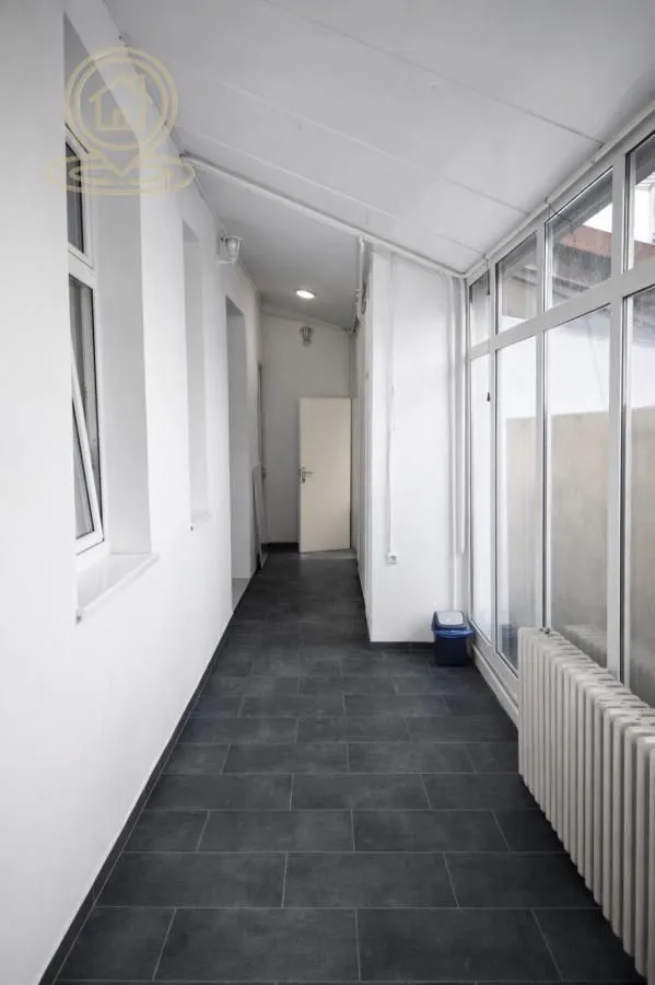 Rent, office space, 275m², Stari grad, Novi Sad