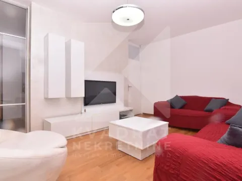 Rent, two bedroom apartment, 76m², Blok 6, Podgorica - image 2