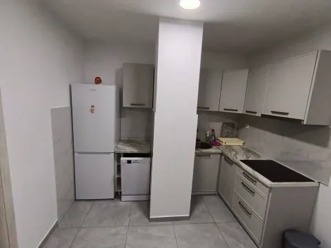Rent, three bedroom apartment, 80m², Centar, Budva - image 12