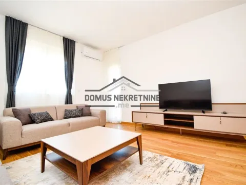 Rent, two bedroom apartment, 75m², City Kvart, Podgorica - image 2