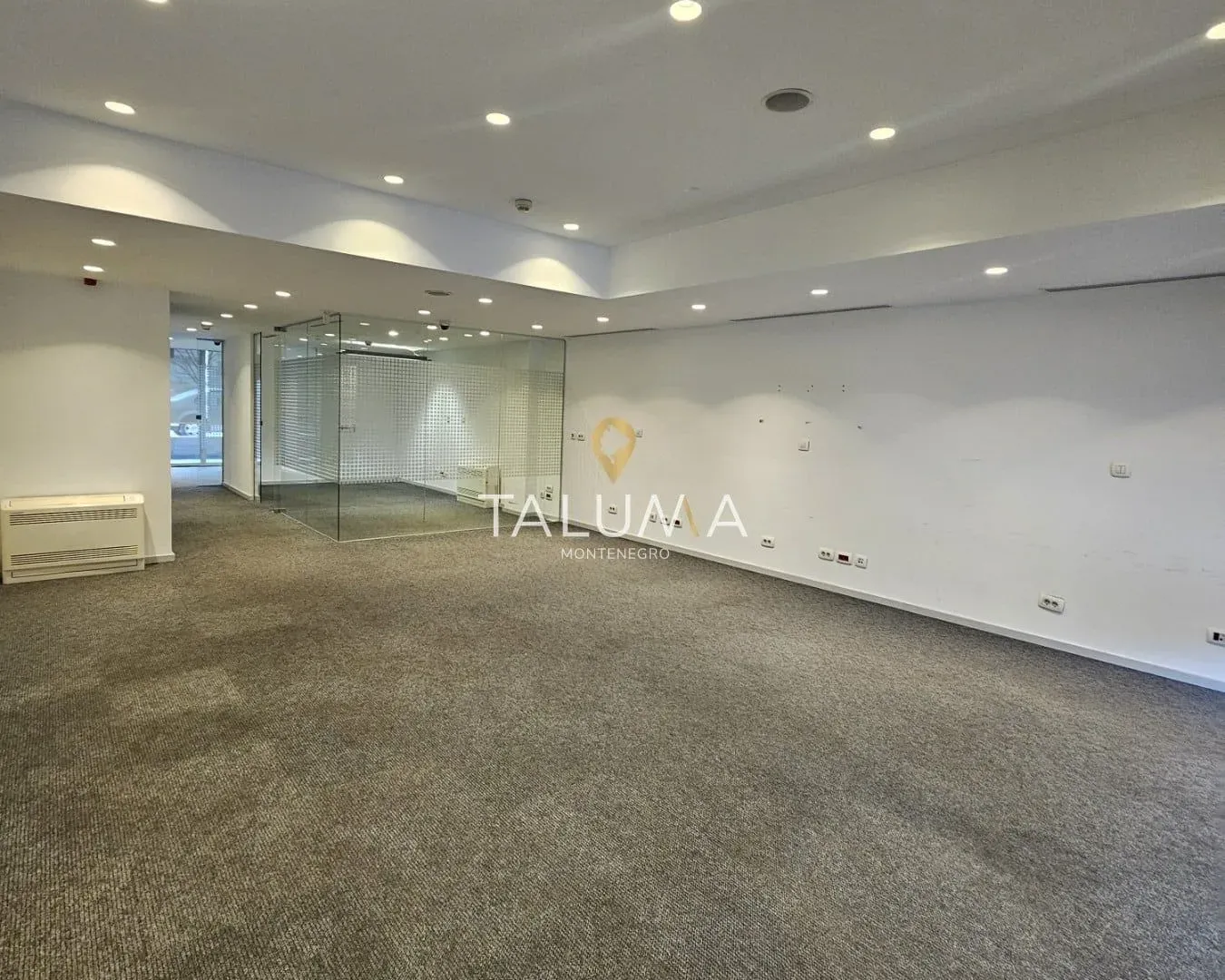 Rent, office space, 180m², City Kvart, Podgorica