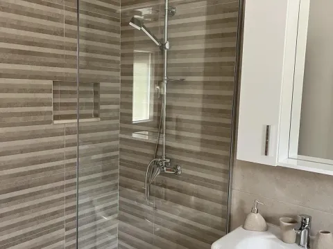 Izdavanje, dvosoban stan, 65m², Donja Lastva, Tivat - image 7