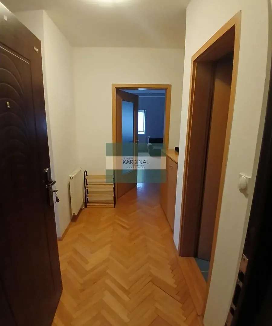 Prodaja, trosoban stan, 71m², Centar, Jagodina
