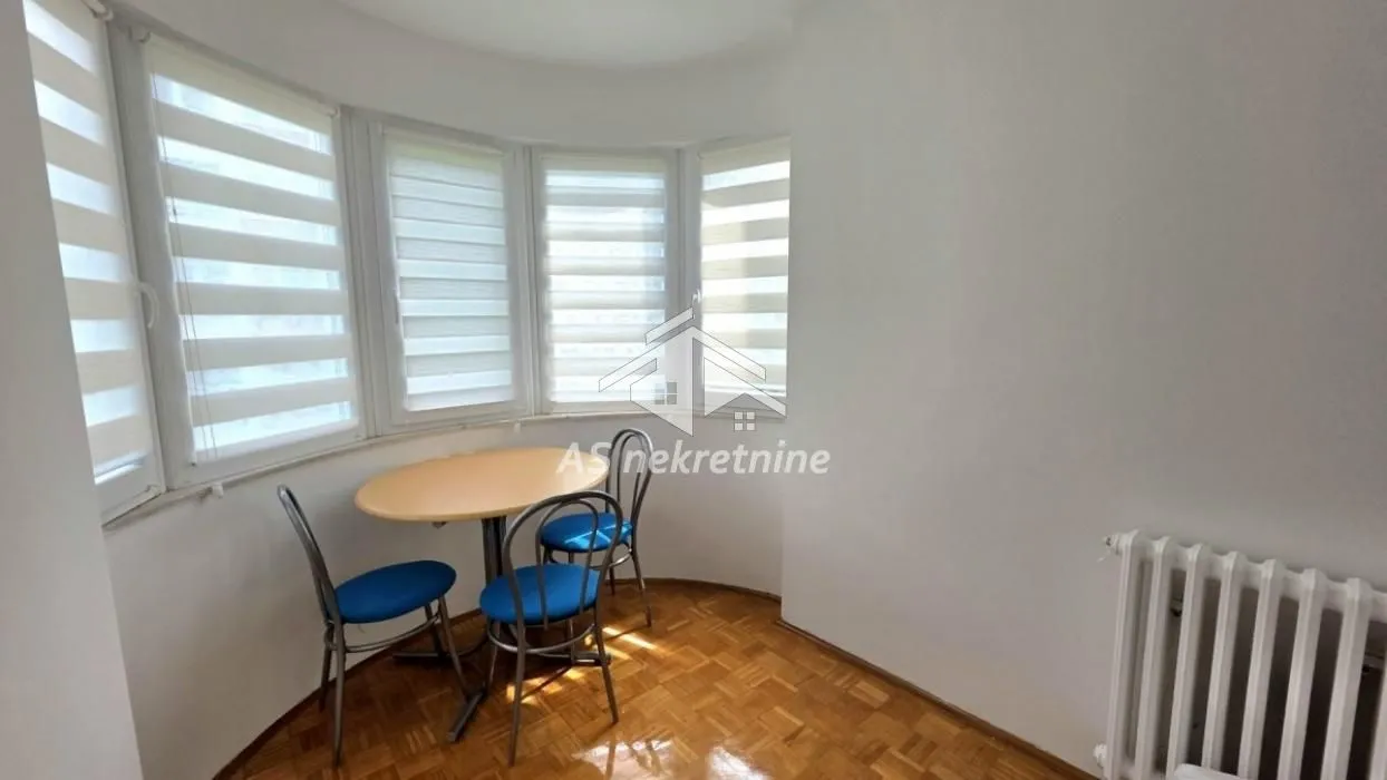 Izdavanje, dvosoban stan, 46m², Slavija, Vračar Sve Podlokacije