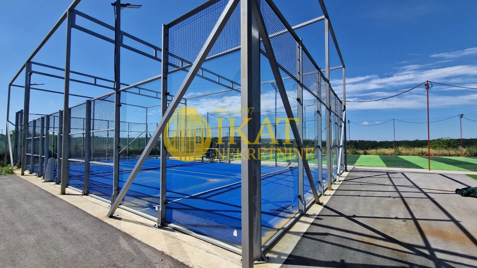 Izdavanje, poslovni prostor, 2000m², Čukarica, Beograd