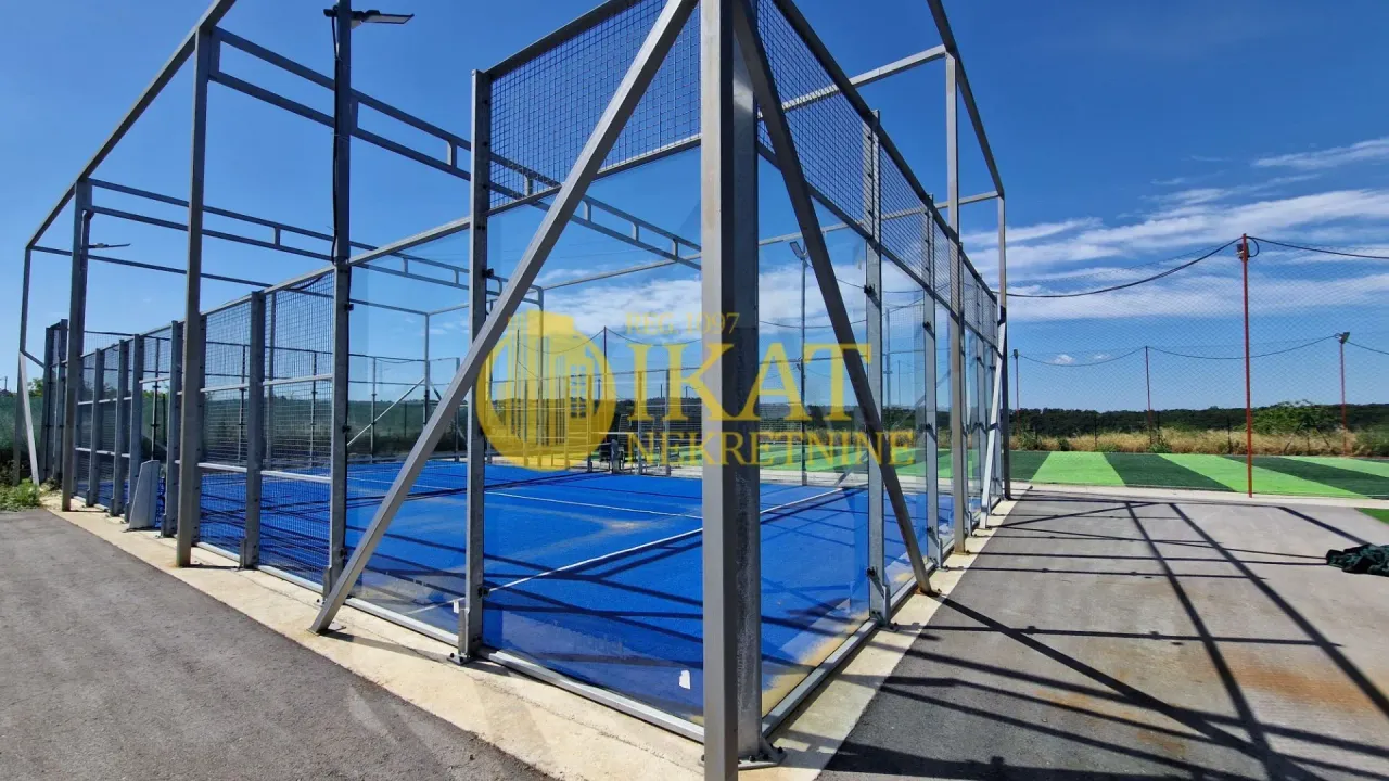 Rent, office space, 2000m², Čukarica, Beograd