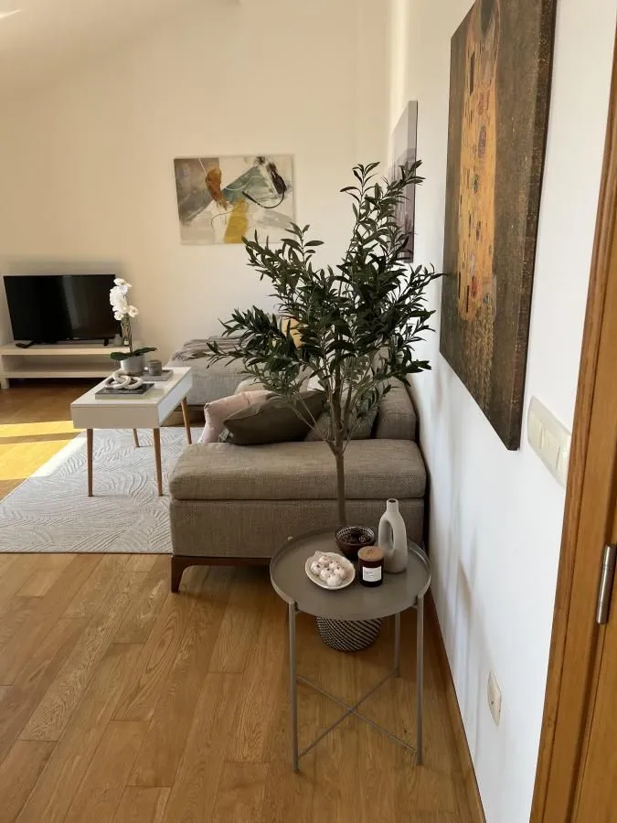 Prodaja, trosoban stan, 99m², Kalimanj, Tivat