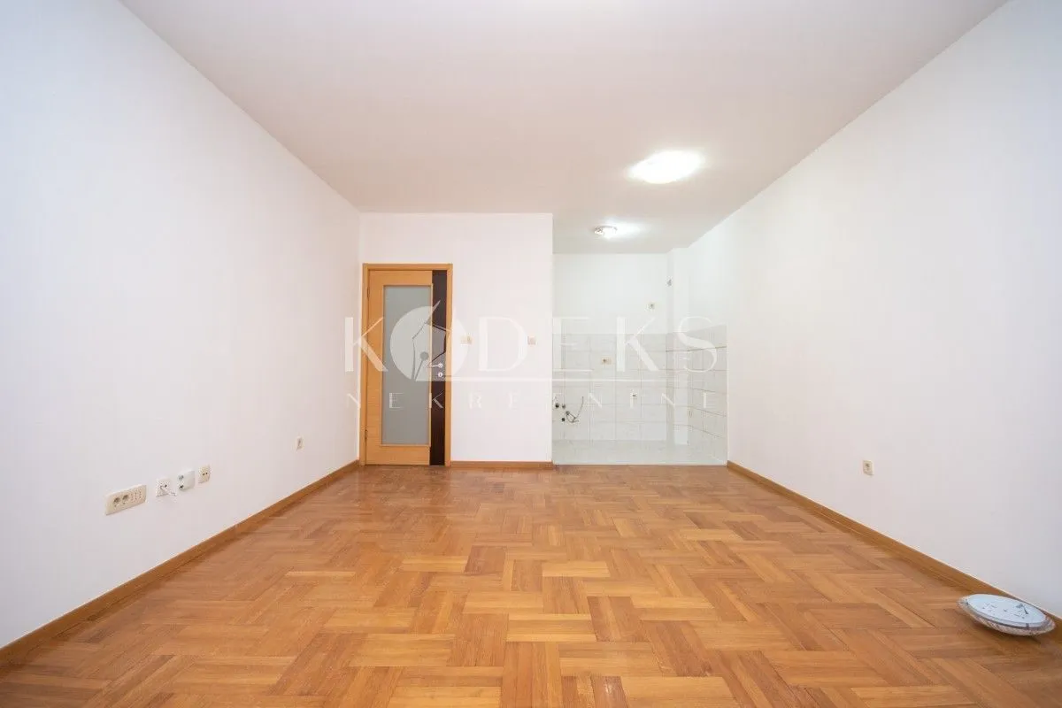 Rent, one bedroom apartment, 50m², Pobrežje, Podgorica