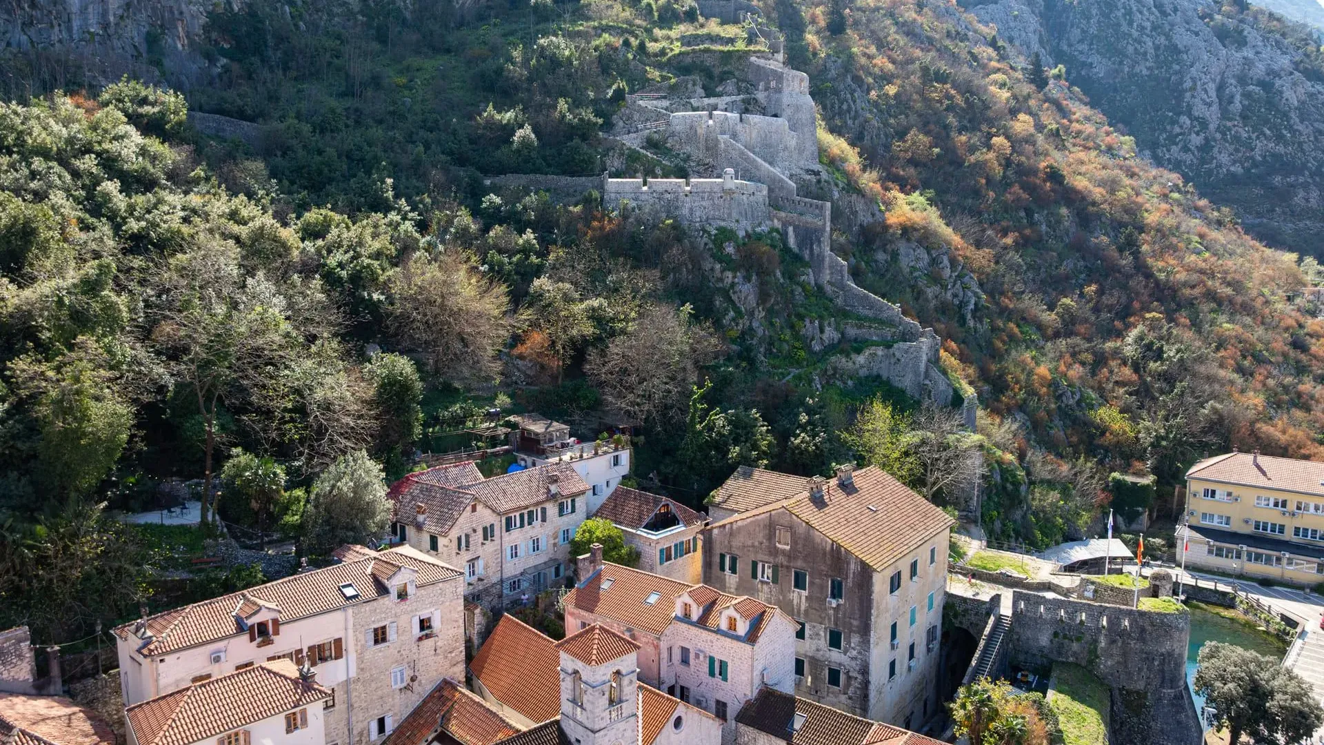 Prodaja, dvosoban stan, 74m², Stari Grad Kotor, Kotor