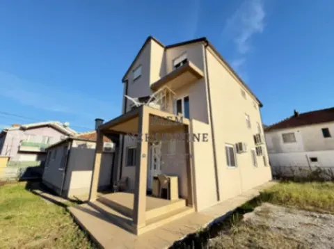 Izdavanje, jednosoban stan, 40m², Tološi, Podgorica - image 5