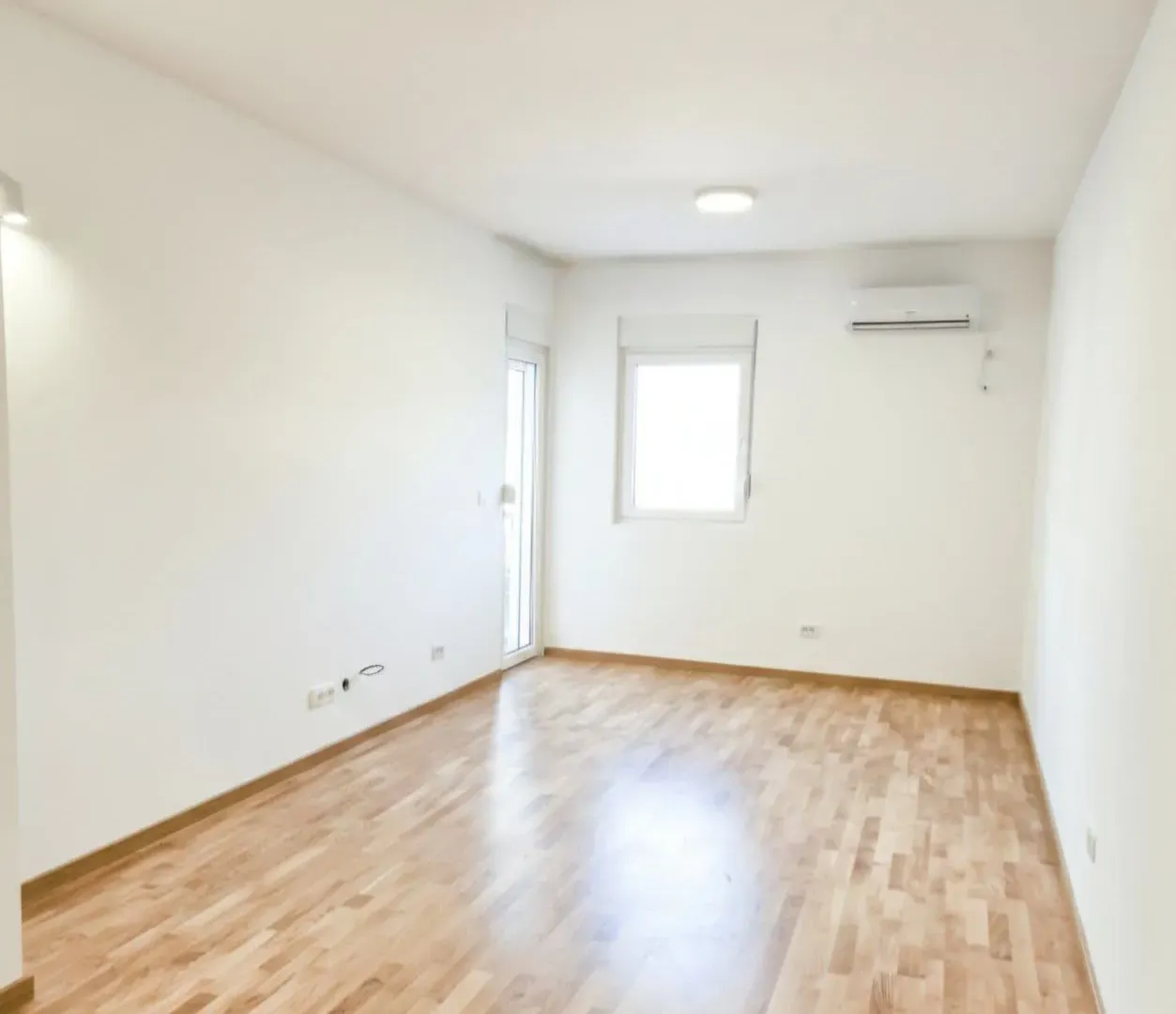 Izdavanje, jednosoban stan, 44m², Zagorič, Podgorica