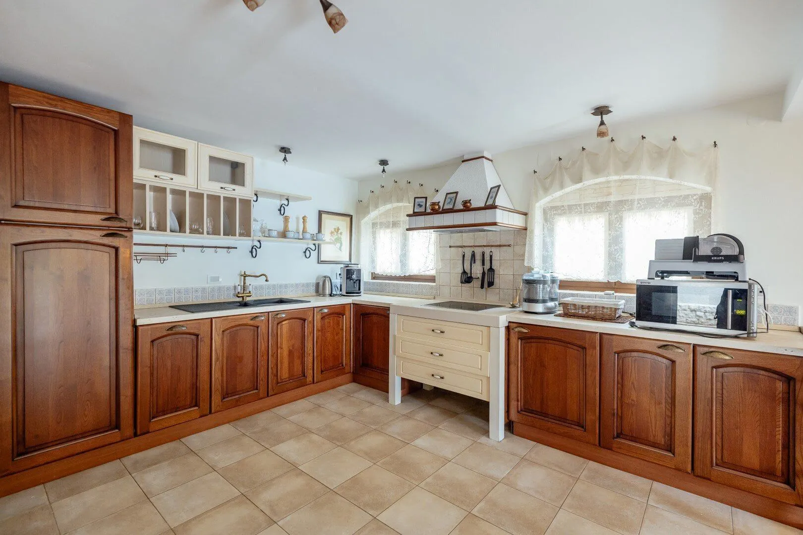 Sale, house, 354m², Kotor, Crna Gora
