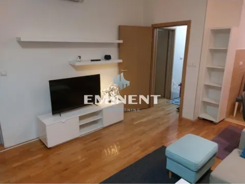 Rent, two bedroom apartment, 46m², Kalenić Pijaca, Vračar Sve Podlokacije - image 3