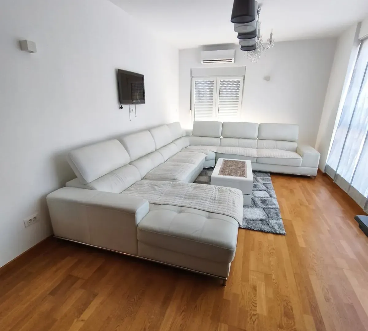 Izdavanje, stan, 80m², Podgorica, Crna Gora