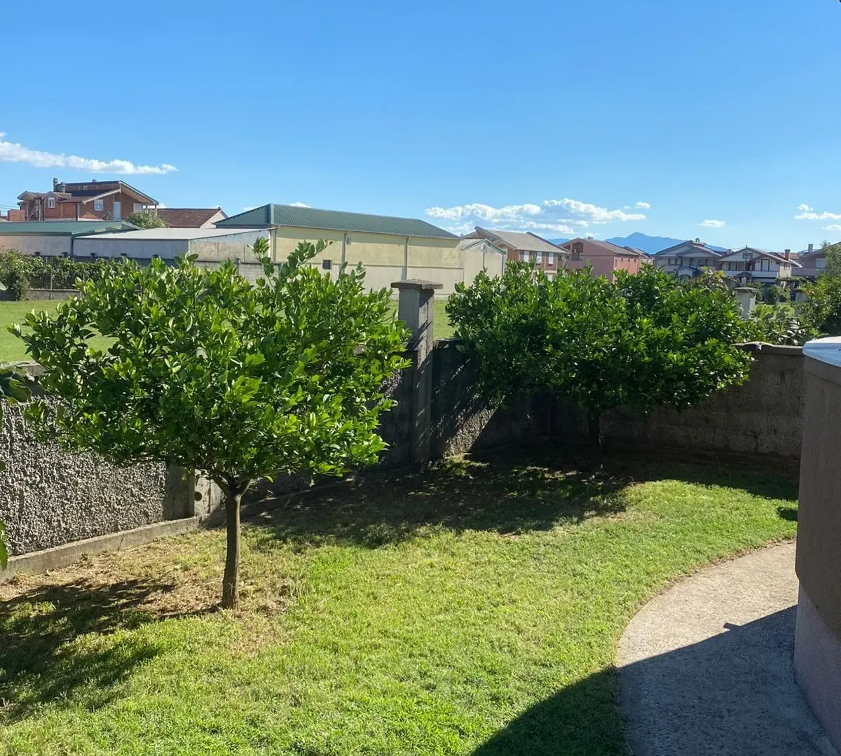 Izdavanje, kuća, 250m², Karaburško Polje, Podgorica