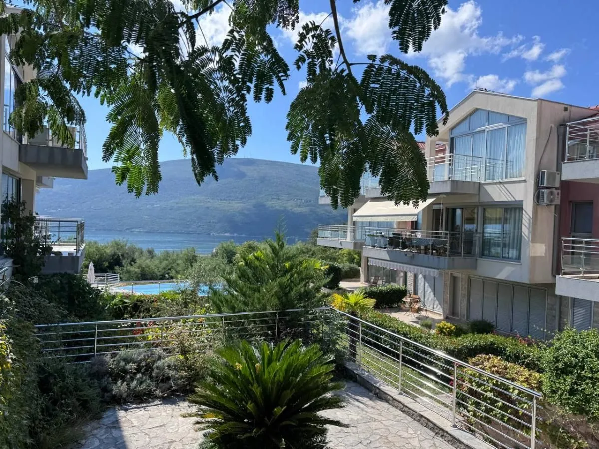 Prodaja, jednosoban stan, 63m², Đenovići, Herceg Novi