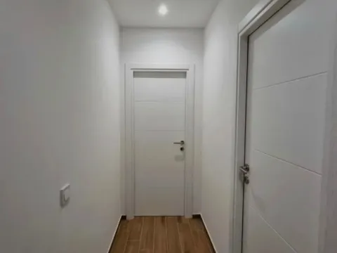 Izdavanje, dvosoban stan, 60m², Radovići, Tivat - image 8