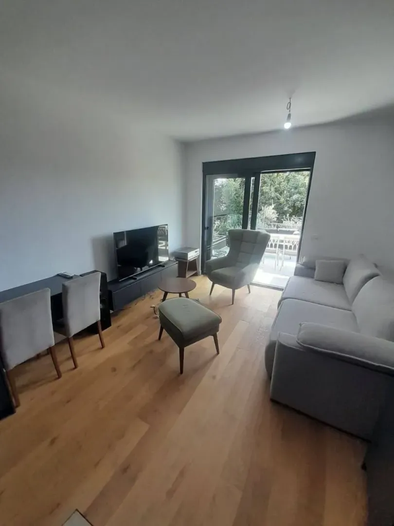 Rent, one bedroom apartment, 45m², Bečići, Budva