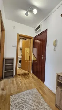 Prodaja, jednosoban stan, 41m², Bulevar Evrope, Novi Sad Sve Podlokacije - image 9