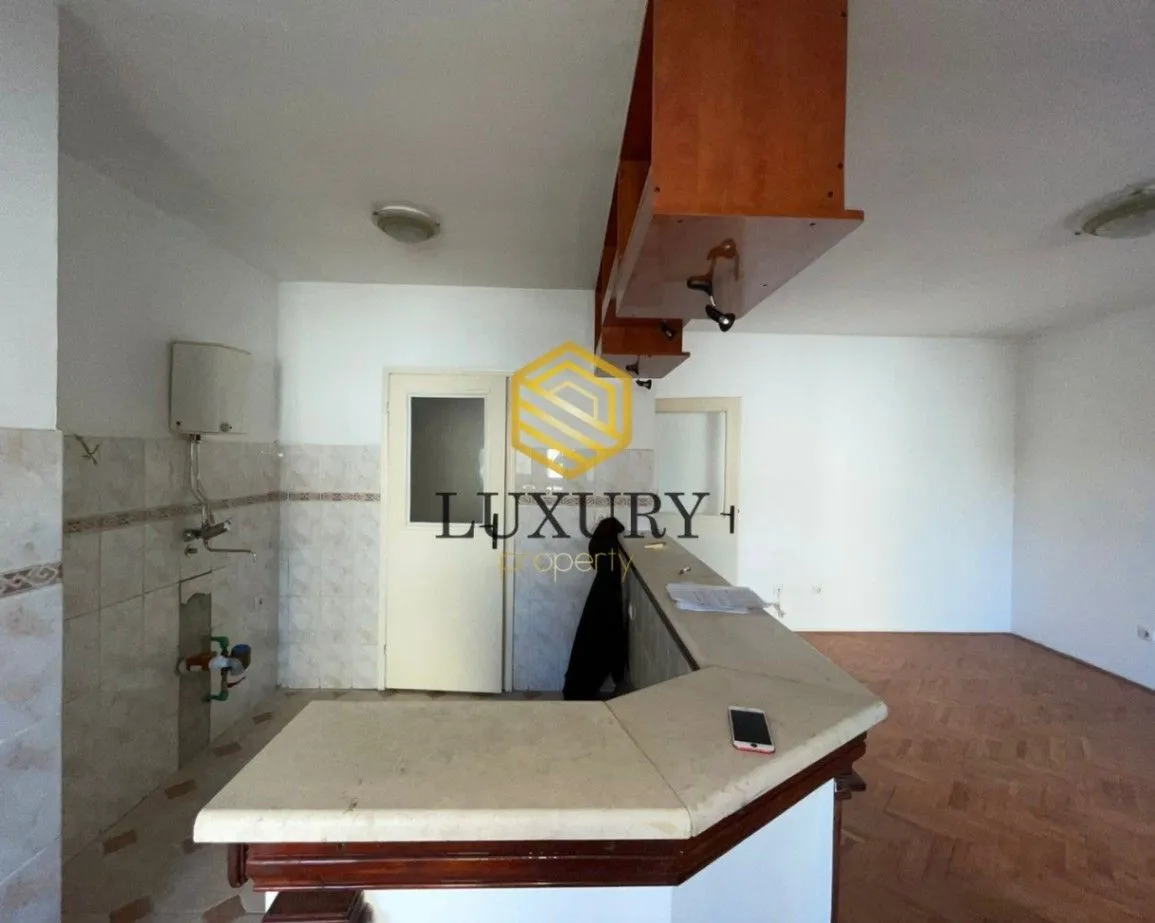 Prodaja, jednosoban stan, 52m², Stari Aerodrom, Podgorica