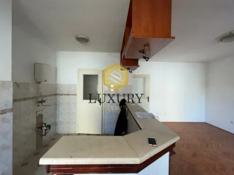 Sale, one bedroom apartment, 52m², Stari Aerodrom, Podgorica - image 4