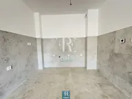 Prodaja, jednosoban stan, 50m², Tološka šuma, Podgorica - image 3