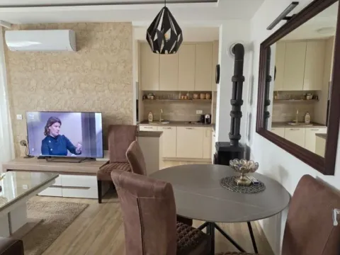 Prodaja, dvosoban stan, 57m², Centar, Žabljak - image 2