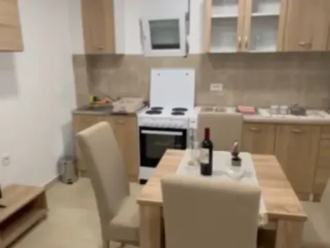 Izdavanje, kuća, 55m², Tološi, Podgorica - image 5