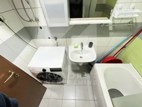Prodaja, jednosoban stan, 51m², City Kvart, Podgorica - image 14