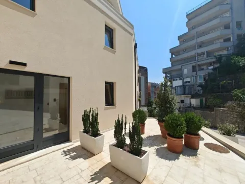 Sale, two bedroom apartment, 120m², Budva, Crna Gora - image 24