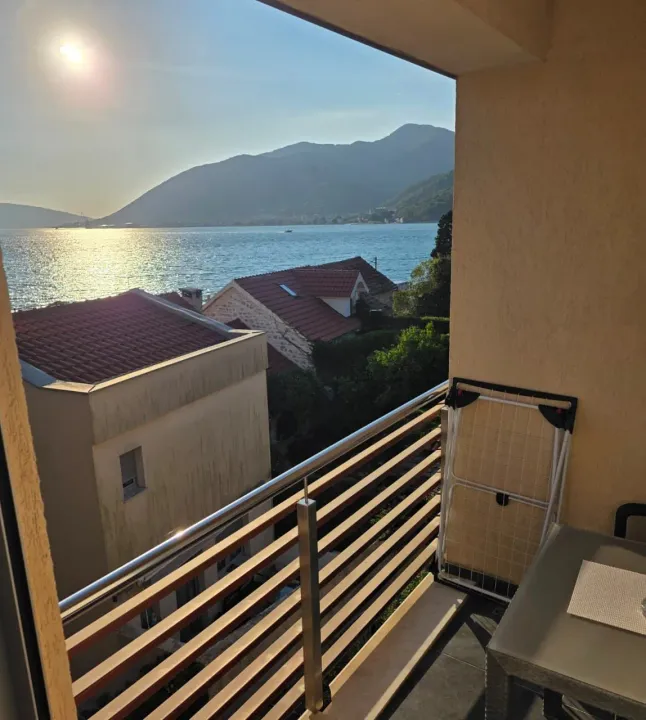 Izdavanje, jednosoban stan, 45m², Opatovo, Tivat