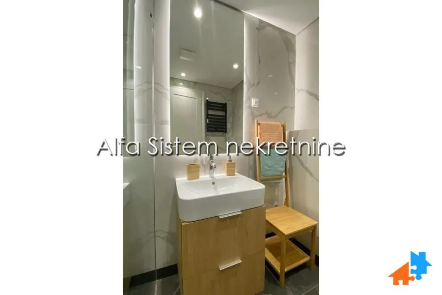 Izdavanje, dvosoban stan, 62m², Savski Venac, Beograd