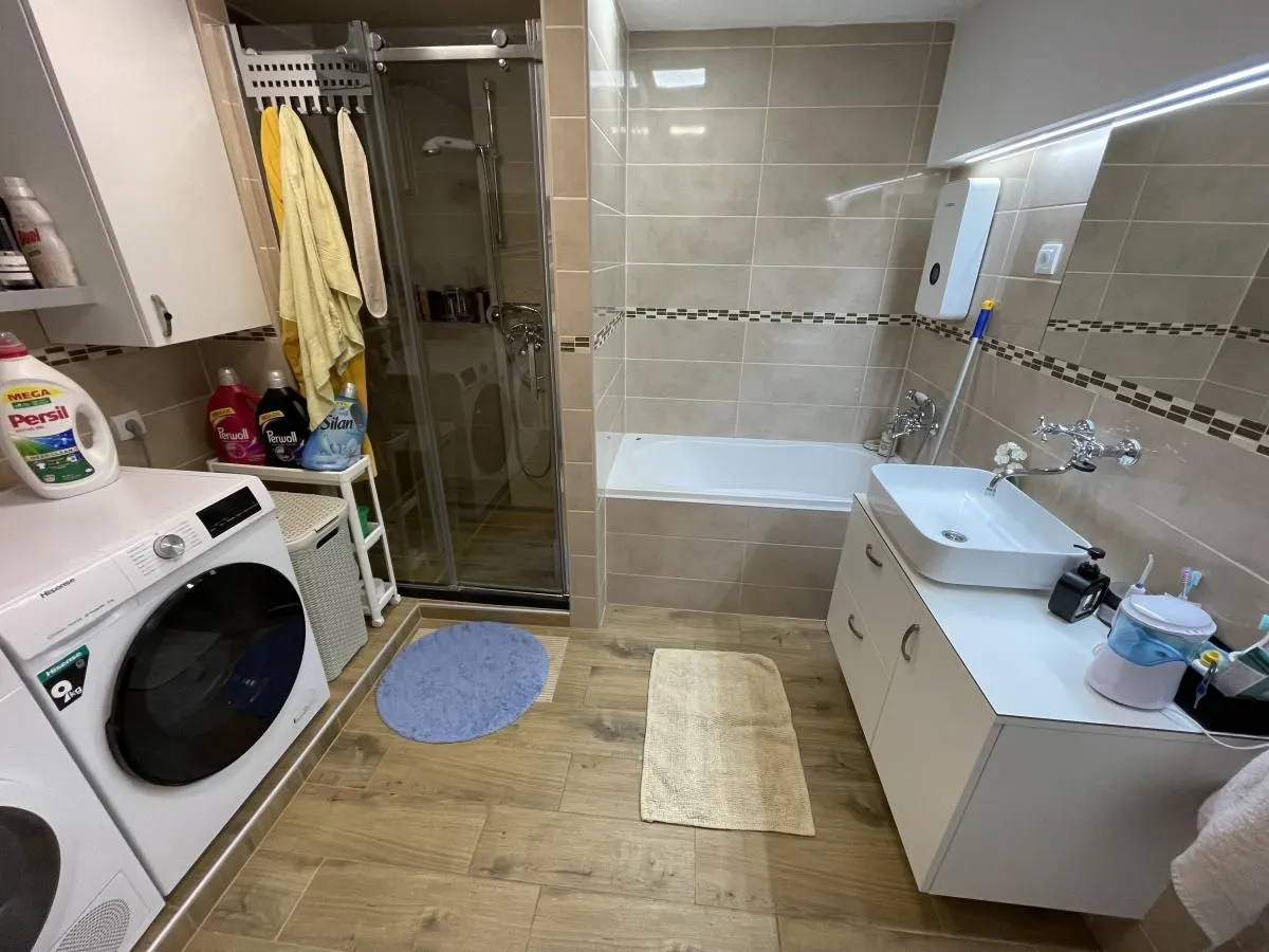 Prodaja, trosoban stan, 95m², Centar, Novi Sad