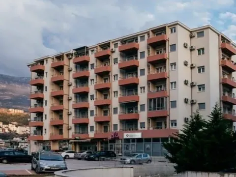 Rent, one bedroom apartment, 42m², Rozino, Budva - image 14