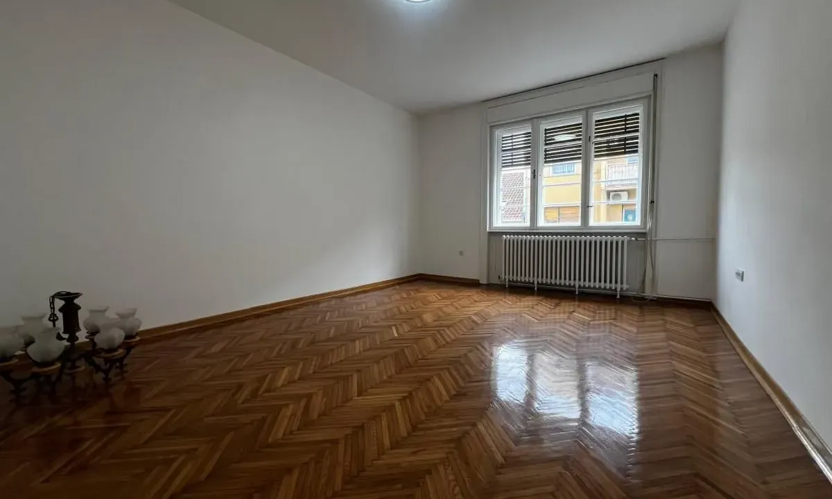 Izdavanje, poslovni prostor, 80m², Stari grad, Novi Sad
