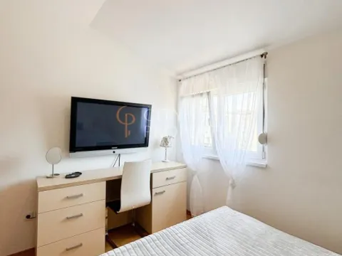 Rent, apartment, 50m², Blok 6, Podgorica - image 2