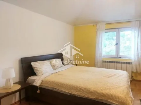 Izdavanje, četvorosoban stan, 140m², Savski Venac, Beograd - image 11