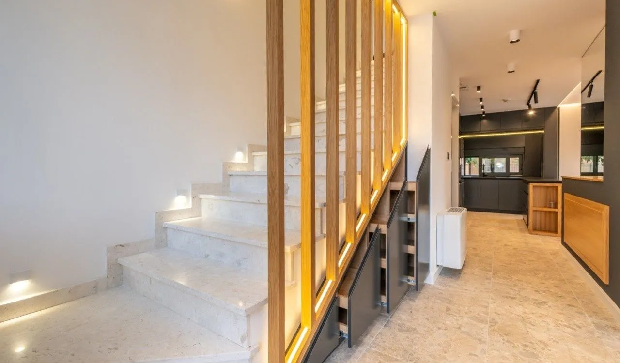 Izdavanje, kuća, 180m², Gornja Gorica, Podgorica