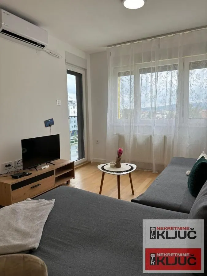 Izdavanje, jednosoban stan, 40m², Novo naselje, Novi Sad