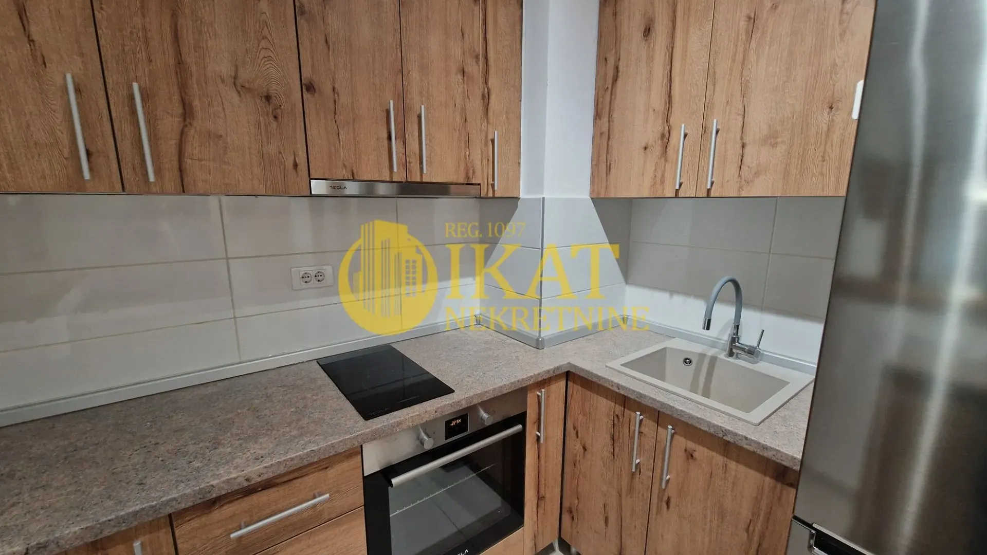 Izdavanje, dvosoban stan, 48m², Zemun Gornji Grad, Zemun Sve Podlokacije