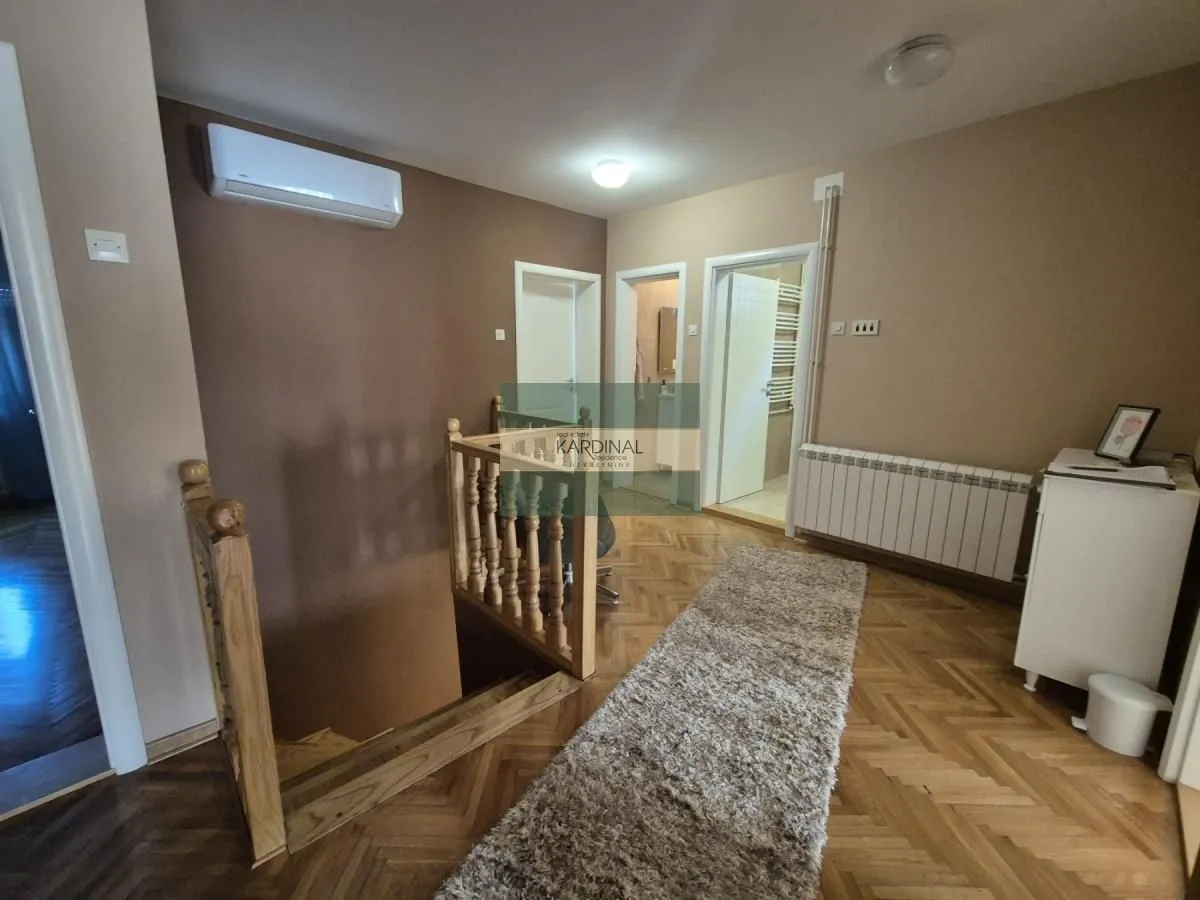 Prodaja, kuća, 379m², Trnava, Jagodina