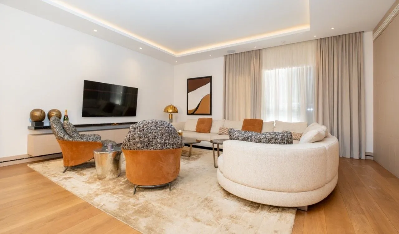 Izdavanje, kuća, 500m², Zabjelo, Podgorica