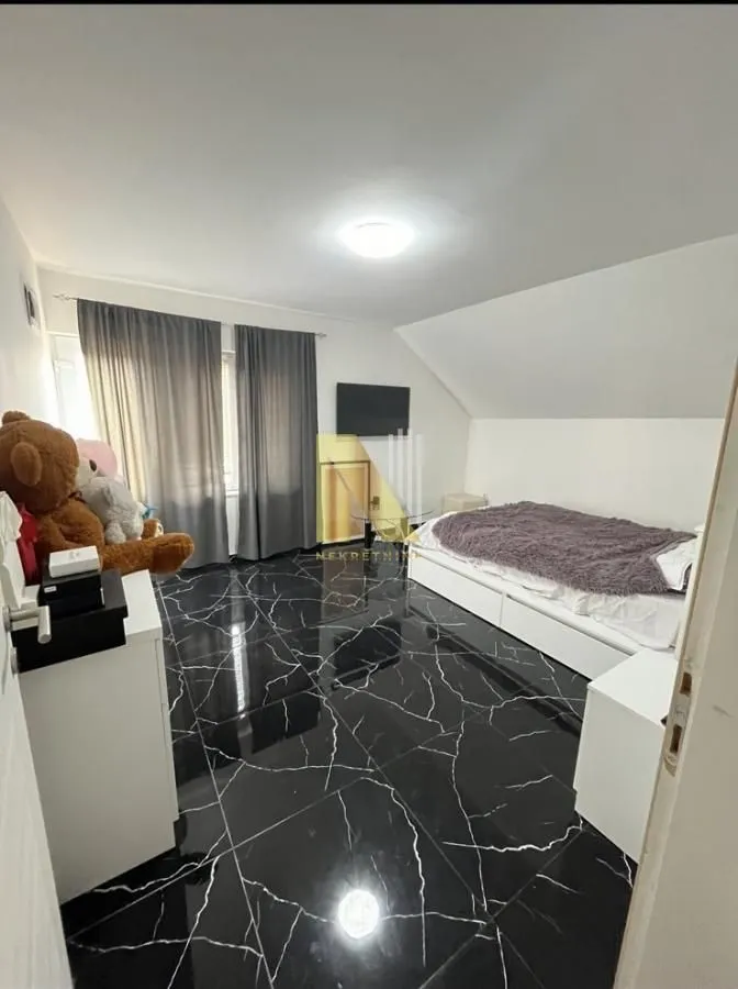 Izdavanje, trosoban stan, 100m², Adice, Novi Sad Sve Podlokacije