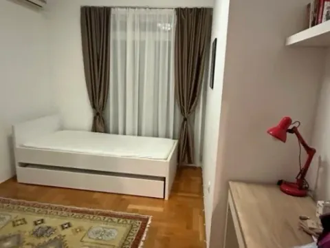 Izdavanje, dvosoban stan, 66m², Centar, Podgorica - image 9