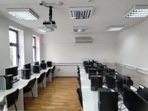 Izdavanje, poslovni prostor, 500m², Adamovićevo Naselje, Novi Sad Sve Podlokacije - image 11