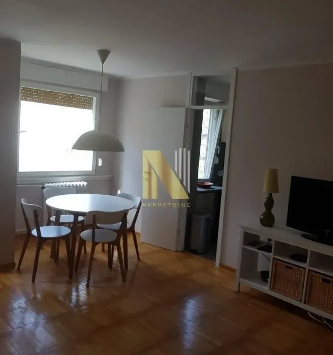 Izdavanje, dvosoban stan, 52m², Liman 4, Novi Sad Sve Podlokacije