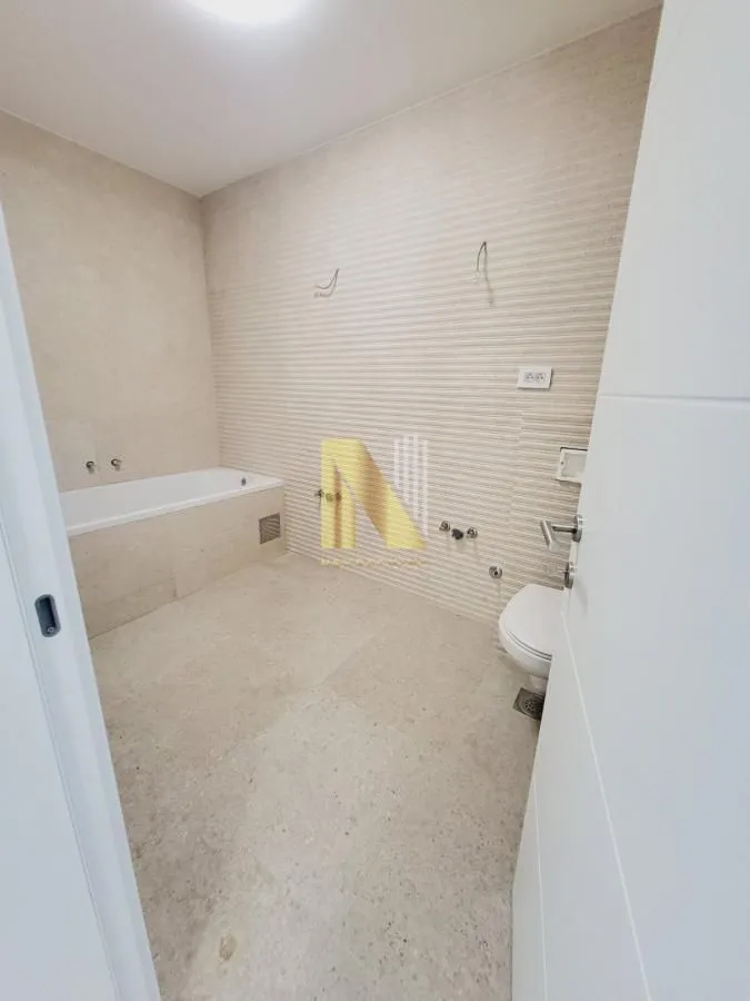 Prodaja, četvorosoban stan, 170m², Grbavica, Novi Sad Sve Podlokacije